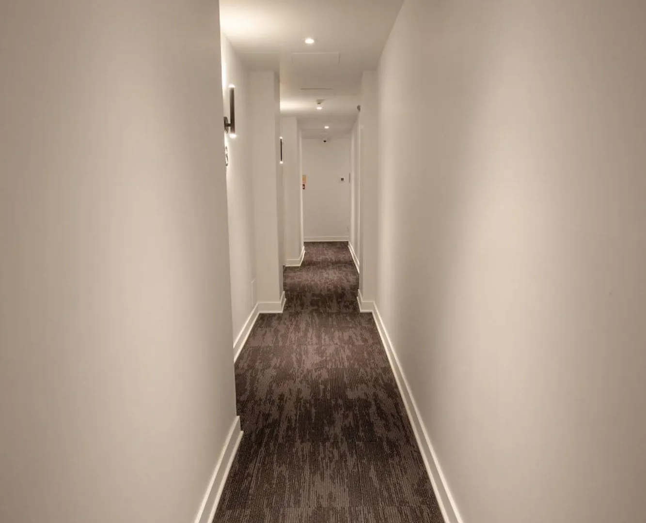 Apartment Studio #12 - Self Check-In - Plateau - St-Denis Montreal