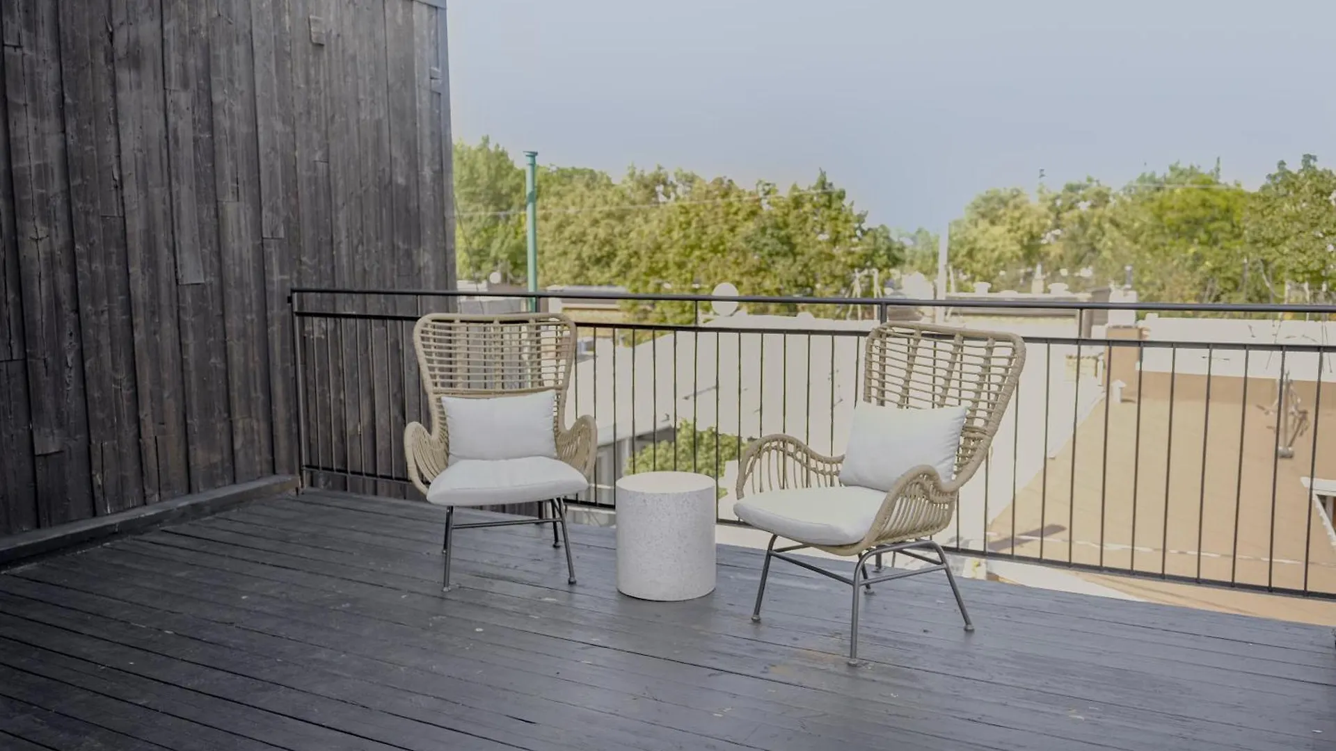 Apartment Studio #12 - Self Check-In - Plateau - St-Denis Montreal