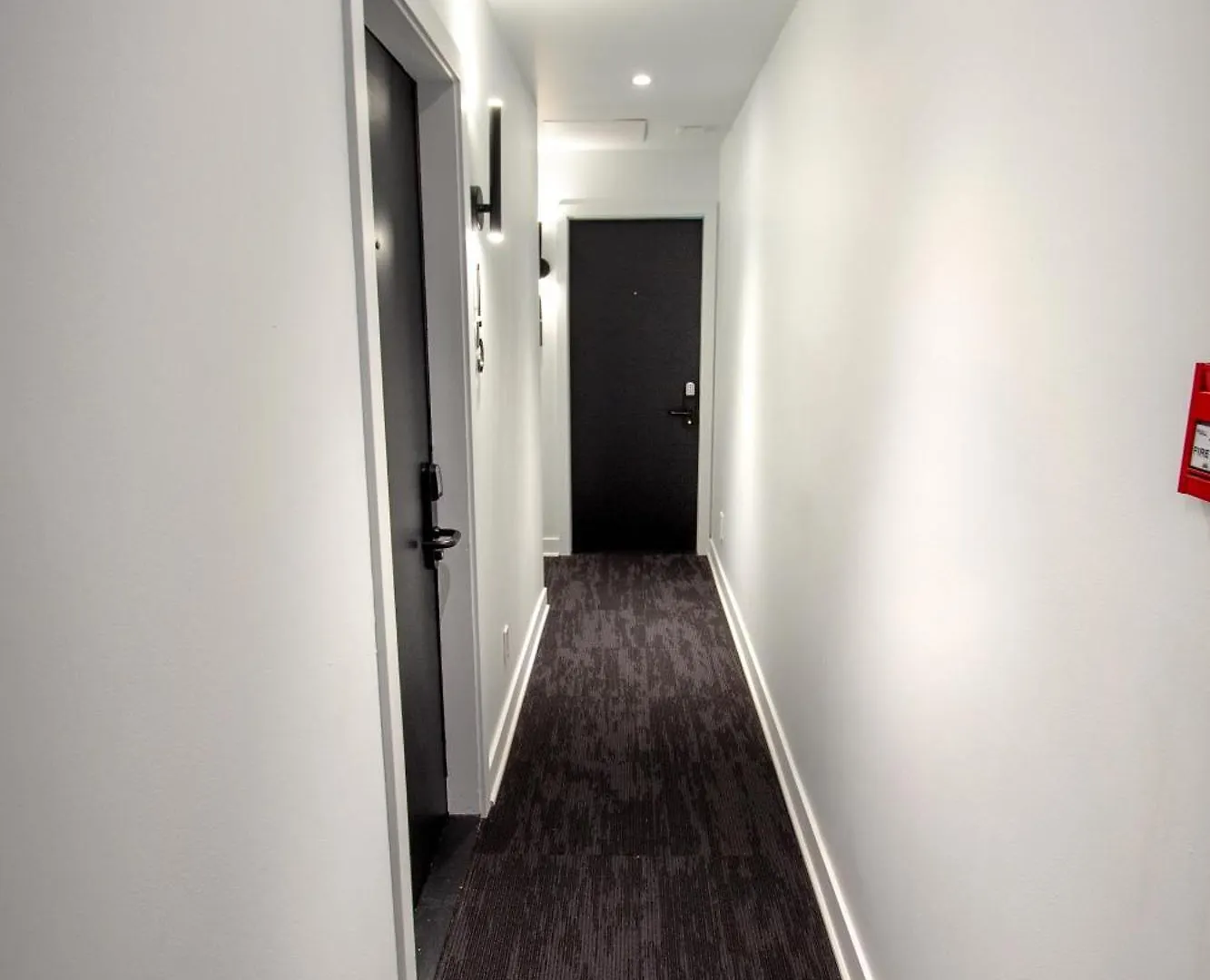 Studio #12 - Self Check-In - Plateau - St-Denis Montreal